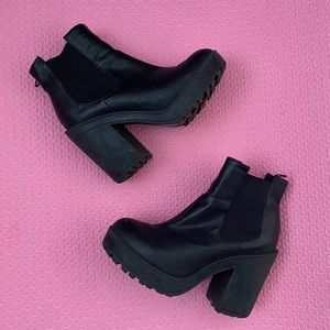 H&M Divided Ankle Boots